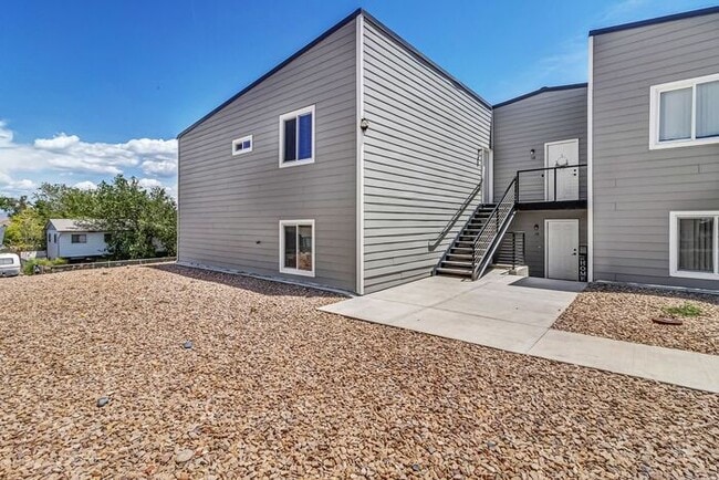 2-Bedroom Retreat Near the City Edge - 2-Bedroom Retreat Near the City Edge House