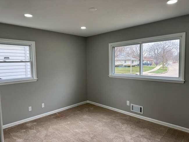Photo - 8037 West Thurston-Lower Unidad Lower