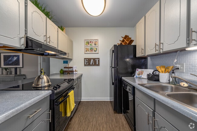 2BD, 1BA - Kitchen
