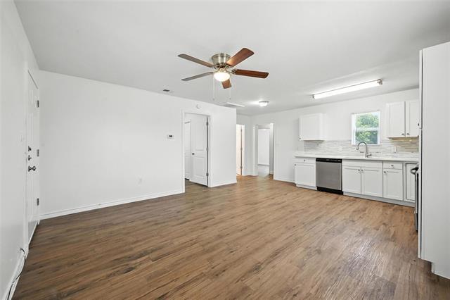 Photo - 1206 S State Hwy 78