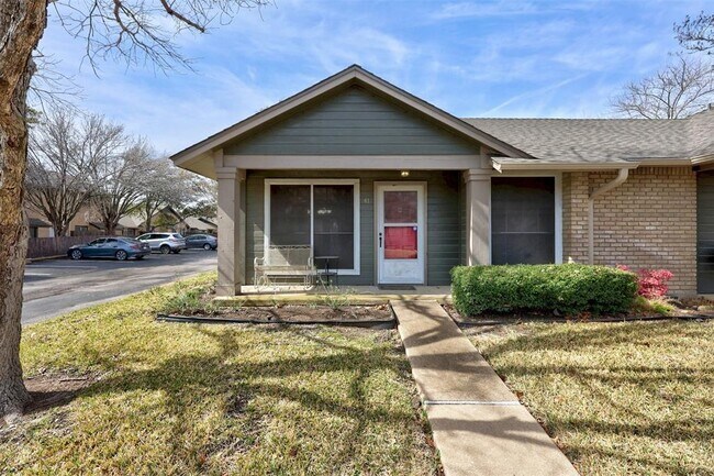 1015 E Yager Ln Unidad 41
