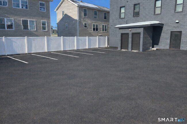 Photo - 171 Pequonnock St Unidad 3rd FL