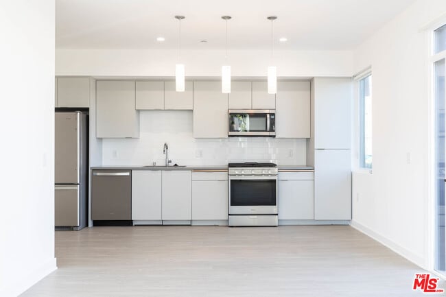 Photo - 843 Wilcox Ave Unit 201