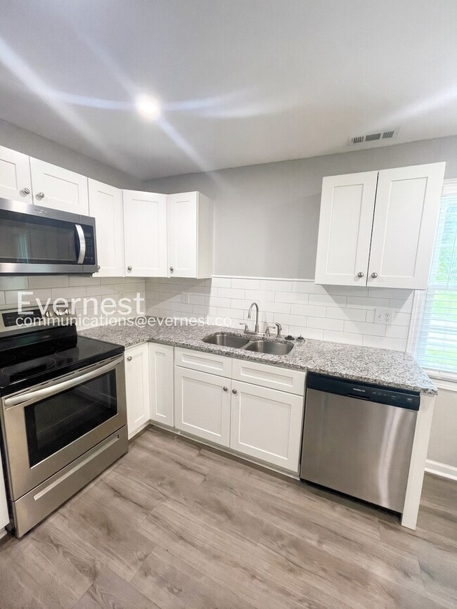 Photo - 239 Jeffery Dr