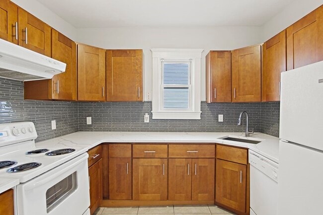 Building Photo - 2 Redfield St Rental