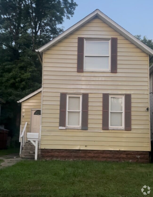 Building Photo - 3061 E 67th St Rental