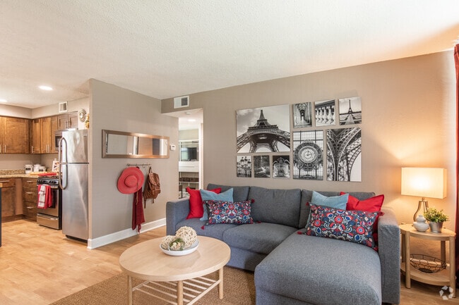 2BD 1B - 760 Sq Ft