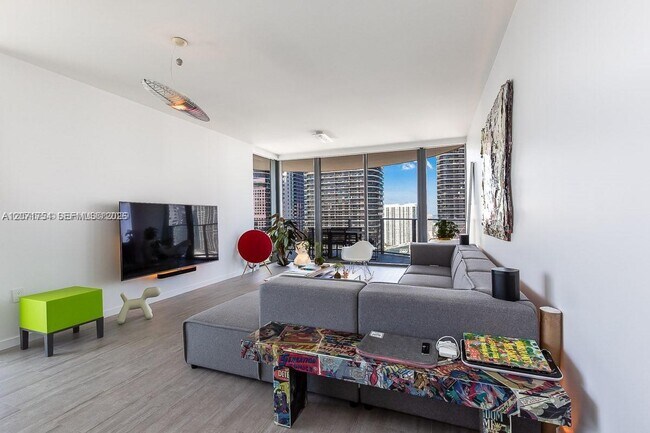 Building Photo - 1000 Brickell Plaza Unit 3512