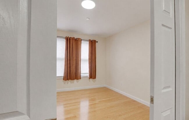 1 Glenwood St Unit 2