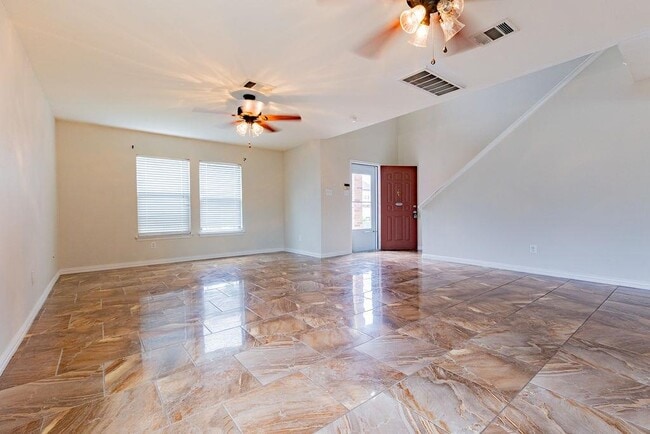 Photo - 219 Cottontail Dr