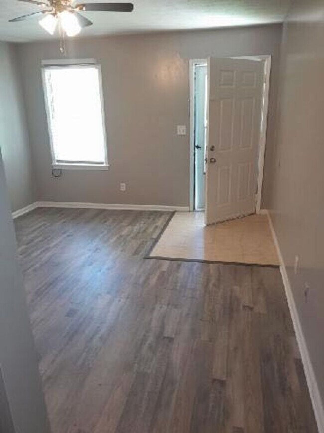 Photo - 508 23rd St Unit Apt. A