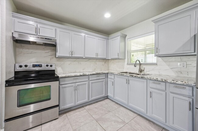 Photo - 5014 Yellowstone Blvd