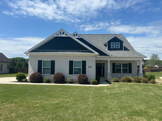 Building Photo - Beautiful 4BR Home in Athens with Bonus Room & Fenced Yard