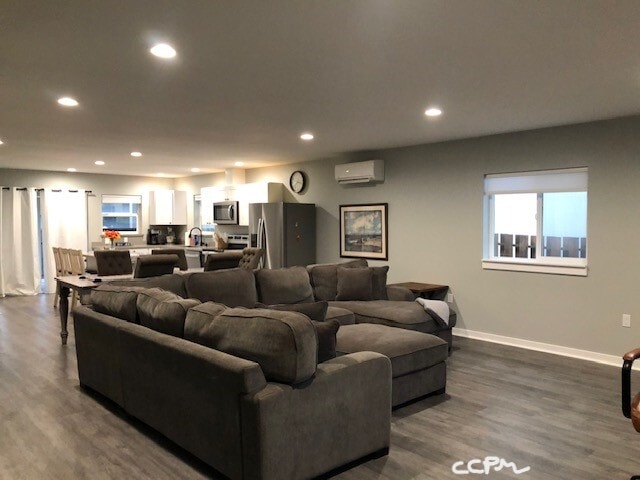 Photo - 835 N 1st St