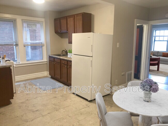 Photo - 4722 S Grand Blvd Unit 1S