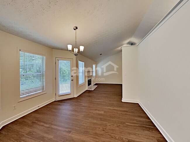 Photo - 162 Brook Lea Cove