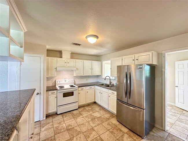 Photo - 5222 Avenue O