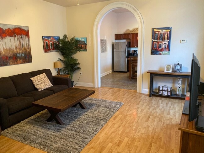 Building Photo - 1112 Ninth St Unit B