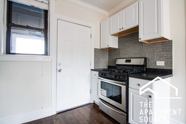 Photo - 1054 W Lill Ave Unit 2