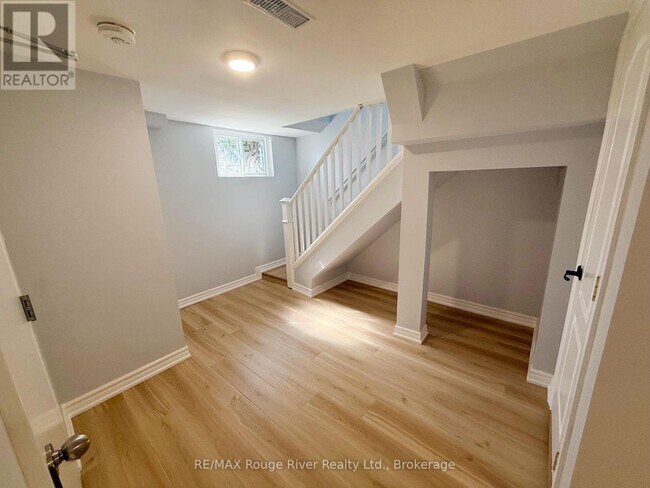 Photo - 200 Trent St E
