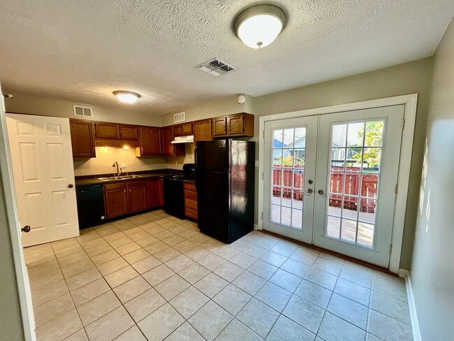 Photo - Cozy 2 Bed, 1.5 Bath in Lexington!