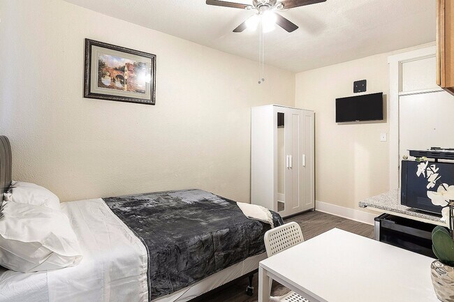 Portside Studio Apartments
