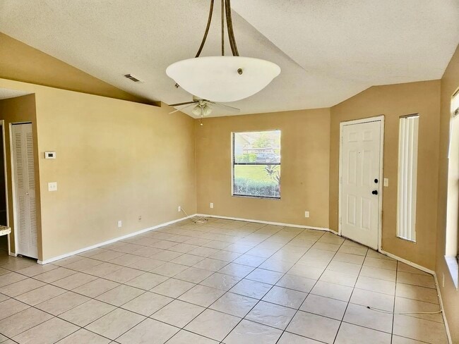 Photo - 2818 Stoneway Ln