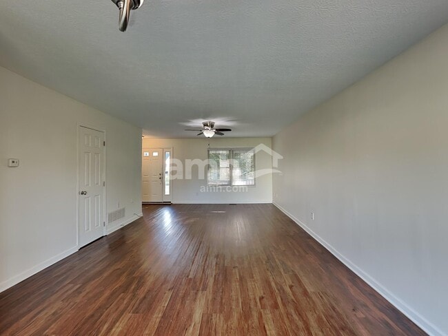 Photo - 2021 Belmont Dr