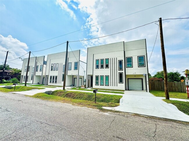 Photo - 8132 Penrod St