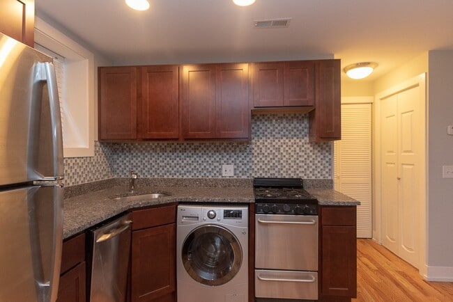 Photo - 562 W Arlington Pl Unit 501