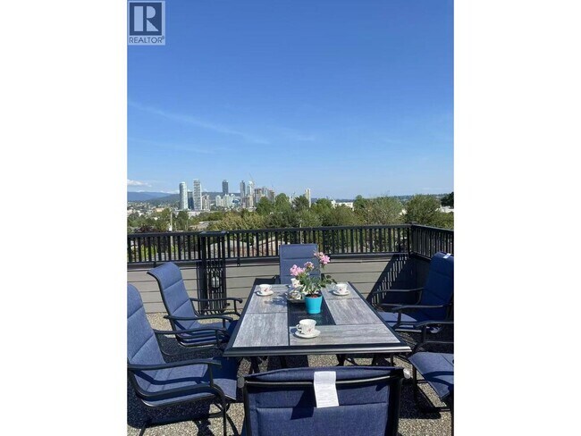 Photo - 3254 E 6th Ave