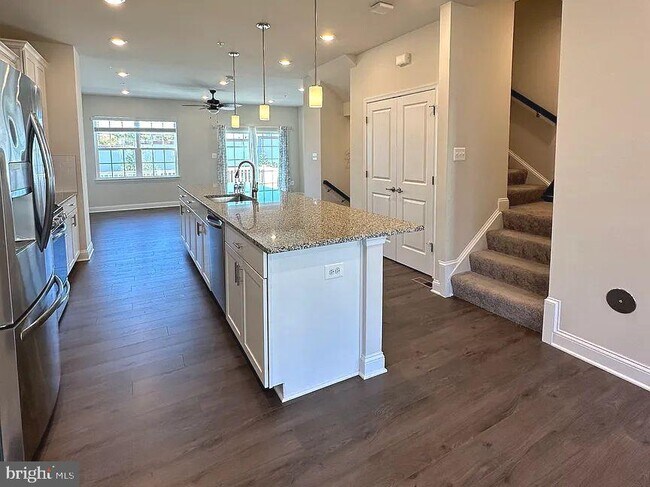 Photo - 7585 Marston Way