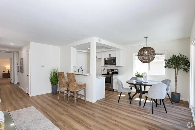 Building Photo - 820 Stillwater Cove Way Rental