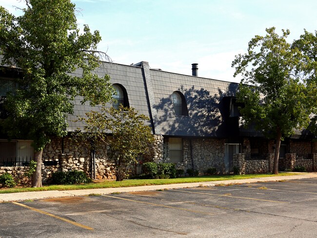 Exterior - Vines at Eleanor