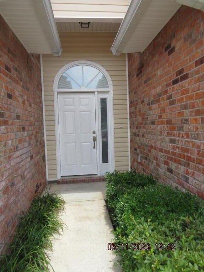 Photo - Upgraded End-Unit Townhome Minutes From Eglin AFB