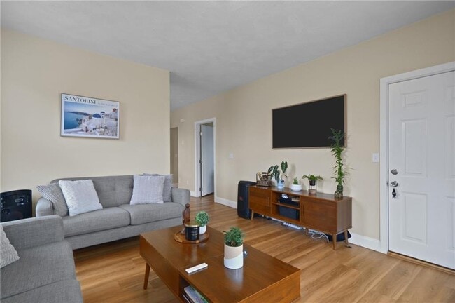 81 Ledge St Unit 2