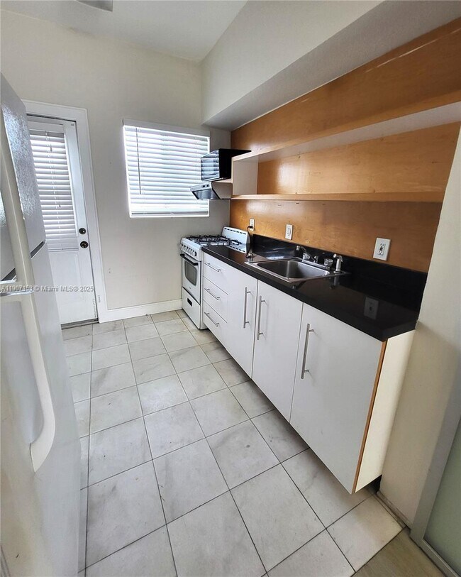 Photo - 503 74th St Unit B4