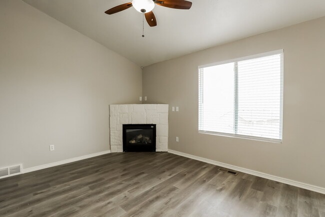Photo - 6824 Yakima Way