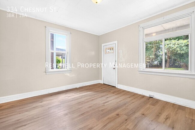 334 Chesnut St-