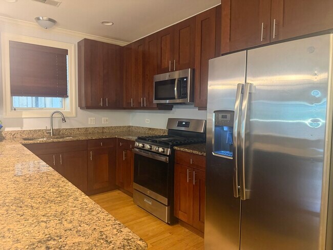Photo - 4332 N Ashland Ave