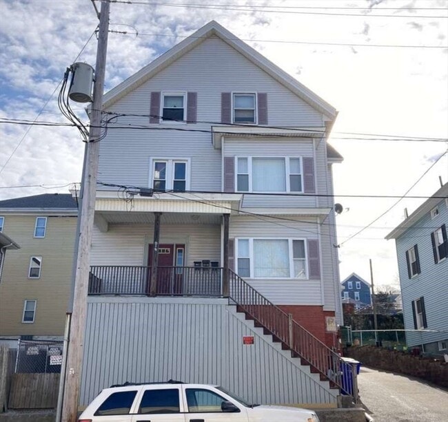 Building Photo - 613 Durfee St Unit 2