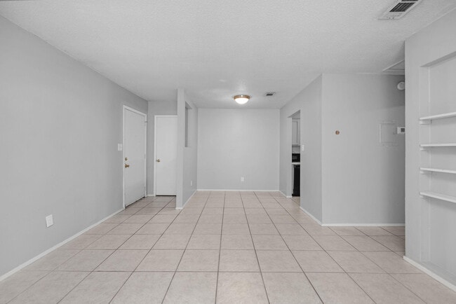 Photo - 1555 Green Briar Pkwy