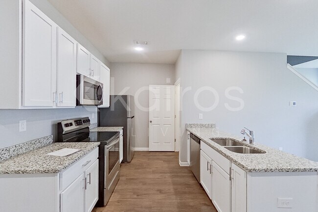 Photo - 221 Long Is Dr