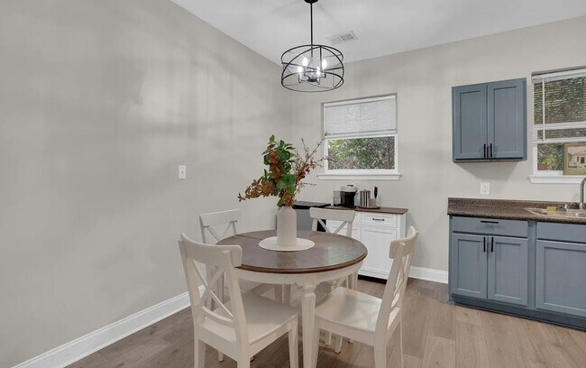 Photo - Vintage Craftsman