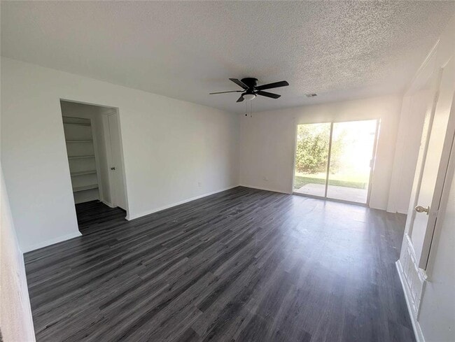 Photo - 407 Lotus Ave