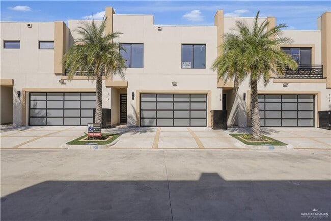 Building Photo - 18 Canary Ave