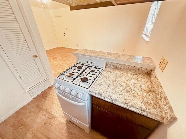 Photo - 4204 Speedway Unit 203