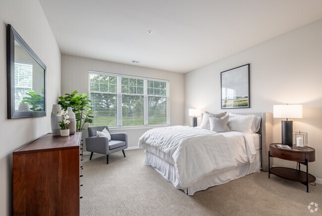 2BR, 2BA - 1,104SF - Primary Bedroom - Seasons at North Aurora