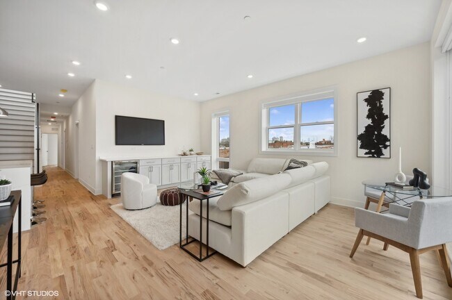 Photo - 3615 N Wilton Ave Unidad PH