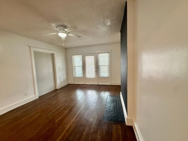 Photo - Shelby Unit 3532-3N